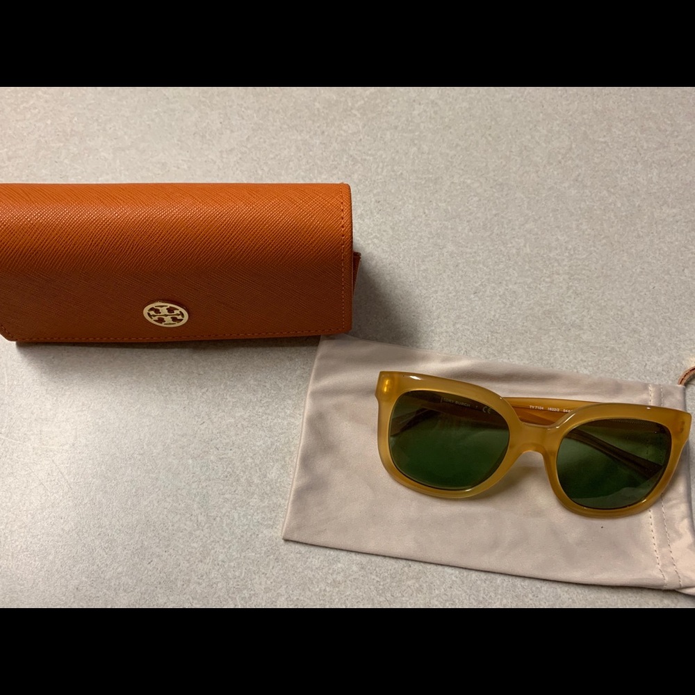 Tory Burch Sunnies Set